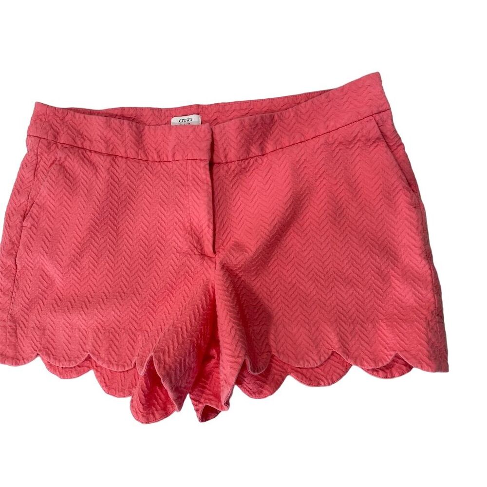 Crown & Ivy Women's Scalloped Hem Chino Shorts Pink Size 12 Summer